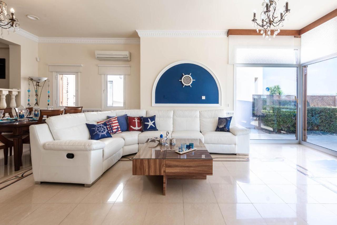 Tequila Sunrise By Ezoria Villas Coral Bay Exterior photo